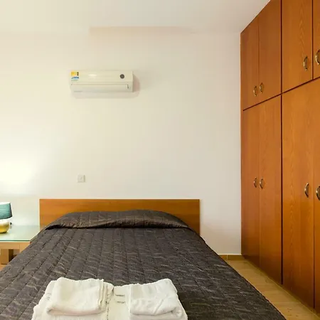Nine Bedroom With Swimming Pool And Lift