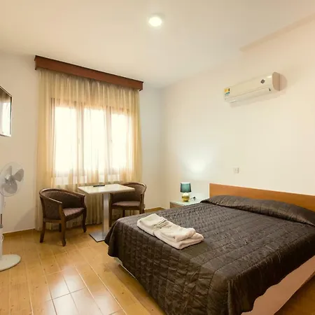 Nine Bedroom With Swimming Pool And Lift Larnaca