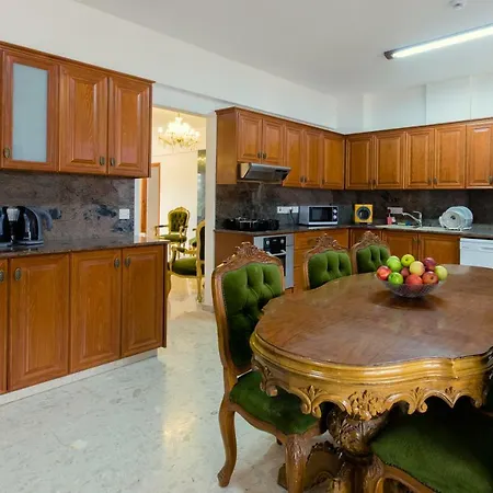 Nine Bedroom With Swimming Pool And Lift Larnaca