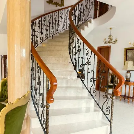 Nine Bedroom With Swimming Pool And Lift لارنكا