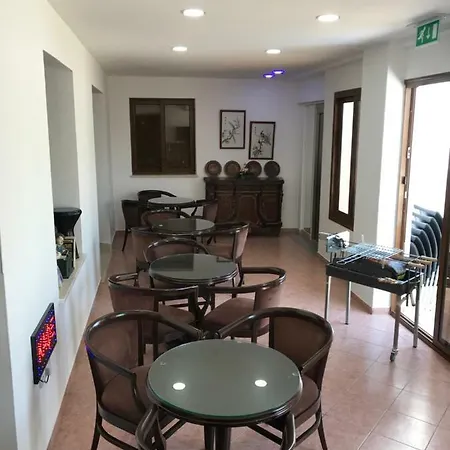 Nine Bedroom With Swimming Pool And Lift فيلة *