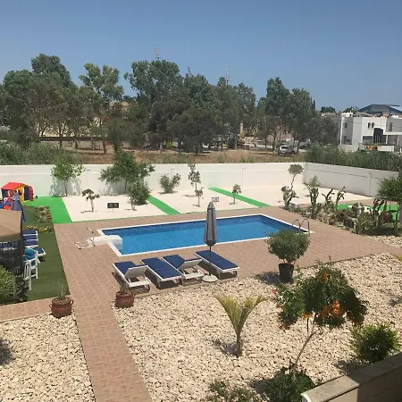 Nine Bedroom With Swimming Pool And Lift فيلة *