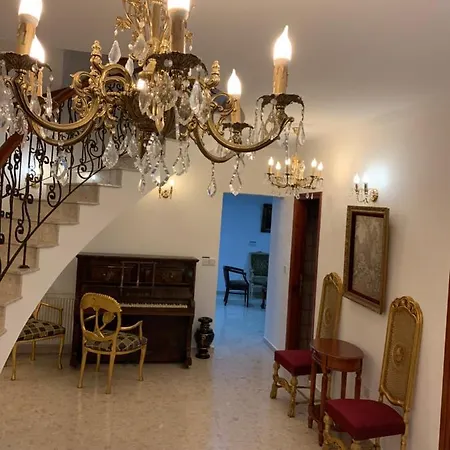 Nine Bedroom With Swimming Pool And Lift فيلة لارنكا