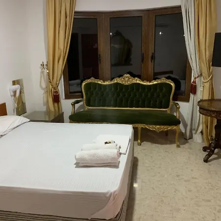 Nine Bedroom With Swimming Pool And Lift لارنكا