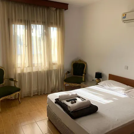 فيلة Nine Bedroom With Swimming Pool And Lift لارنكا
