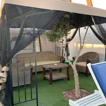 Nine Bedroom With Swimming Pool And Lift فيلة لارنكا